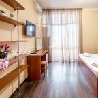 Апартаменты (Апартаменты с видом на дендрарий и бассейн), Гостевой дом Delsochi