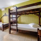 Трёхместный и более (Трехместный номер с двухъярусной кроватью с красивым видом), Гостевой дом Delsochi