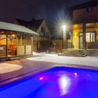 Коттедж (Красивый), Речной клуб Коттедж Красивый