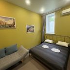 Семейный (Двухместный номер с дополнительным диваном), Хостел Живи и Путешествуй