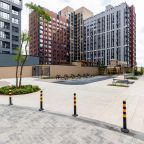 Лежаки и фонтаны