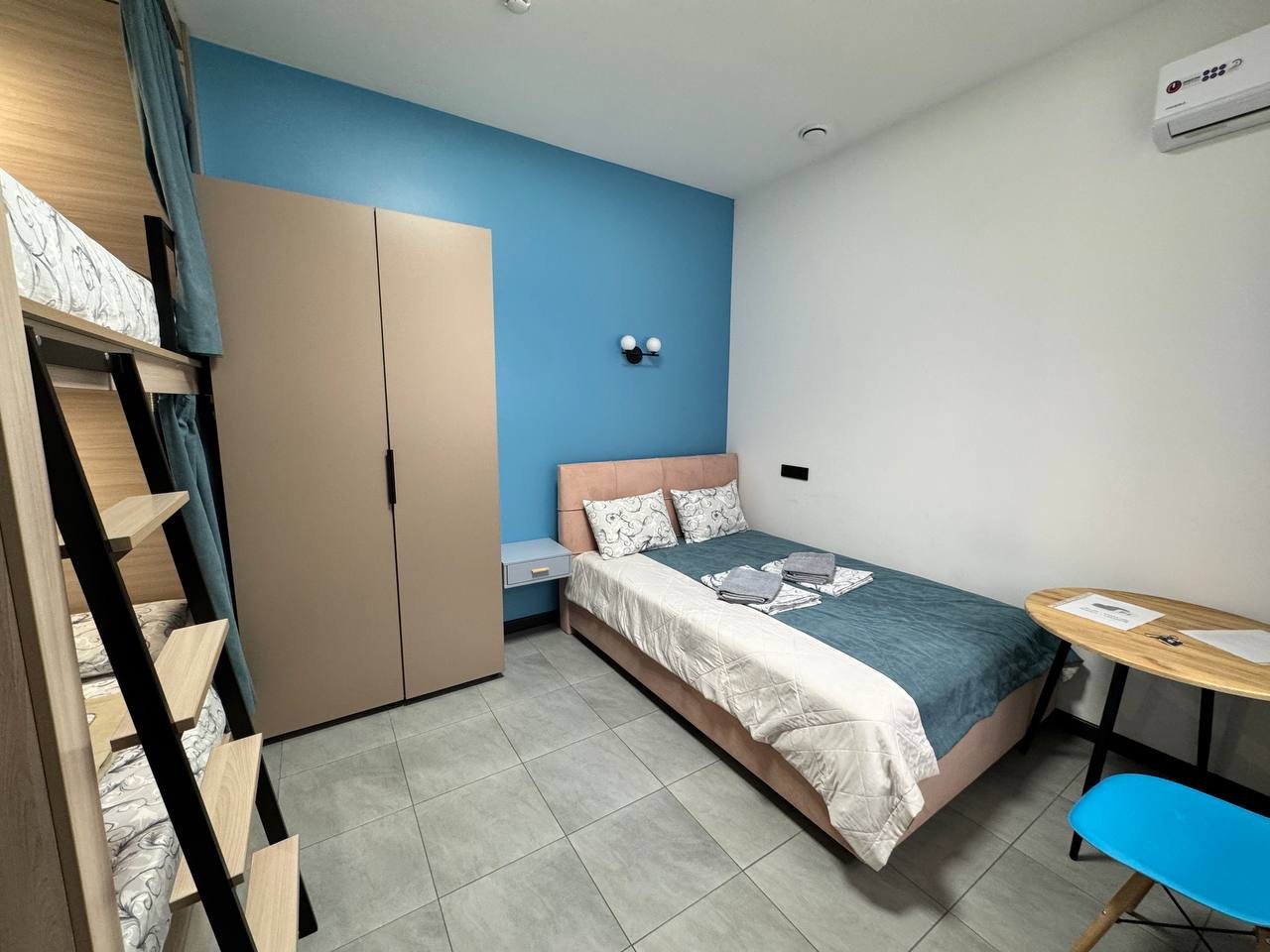 Семейный, Хостел Минем урын