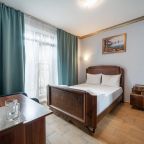 Четырехместный (Двухкомнатный эконом (главный корпус)), Гостевой дом Усадьба МихалычЪ