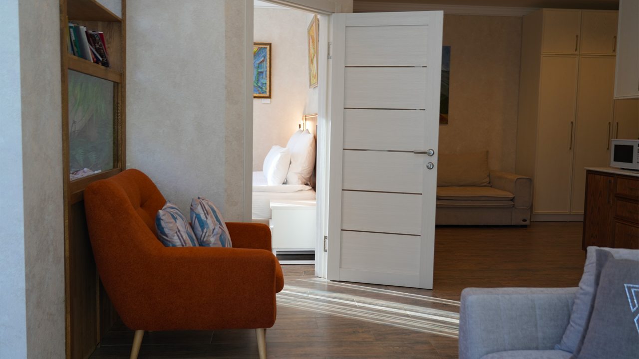 De Luxe (Арт пентхаус), Гостиница Таукель