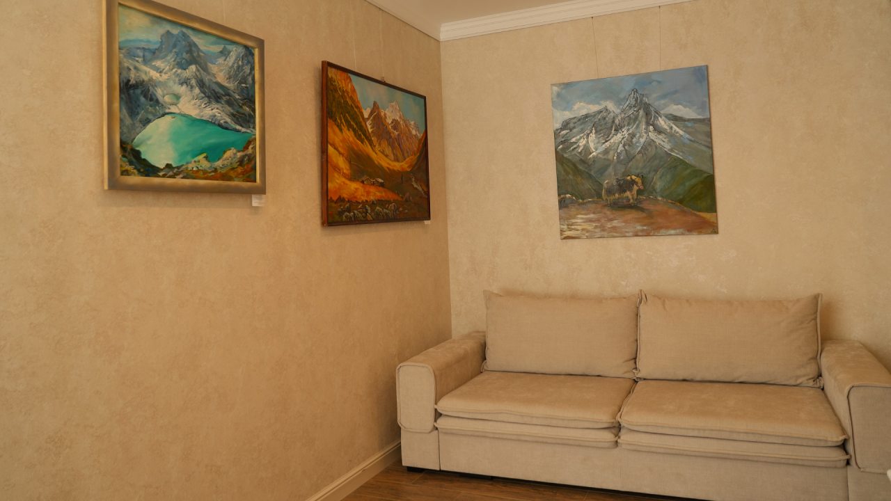 De Luxe (Арт пентхаус), Гостиница Таукель