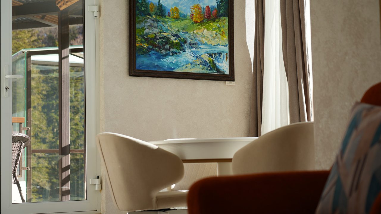 De Luxe (Арт пентхаус), Гостиница Таукель