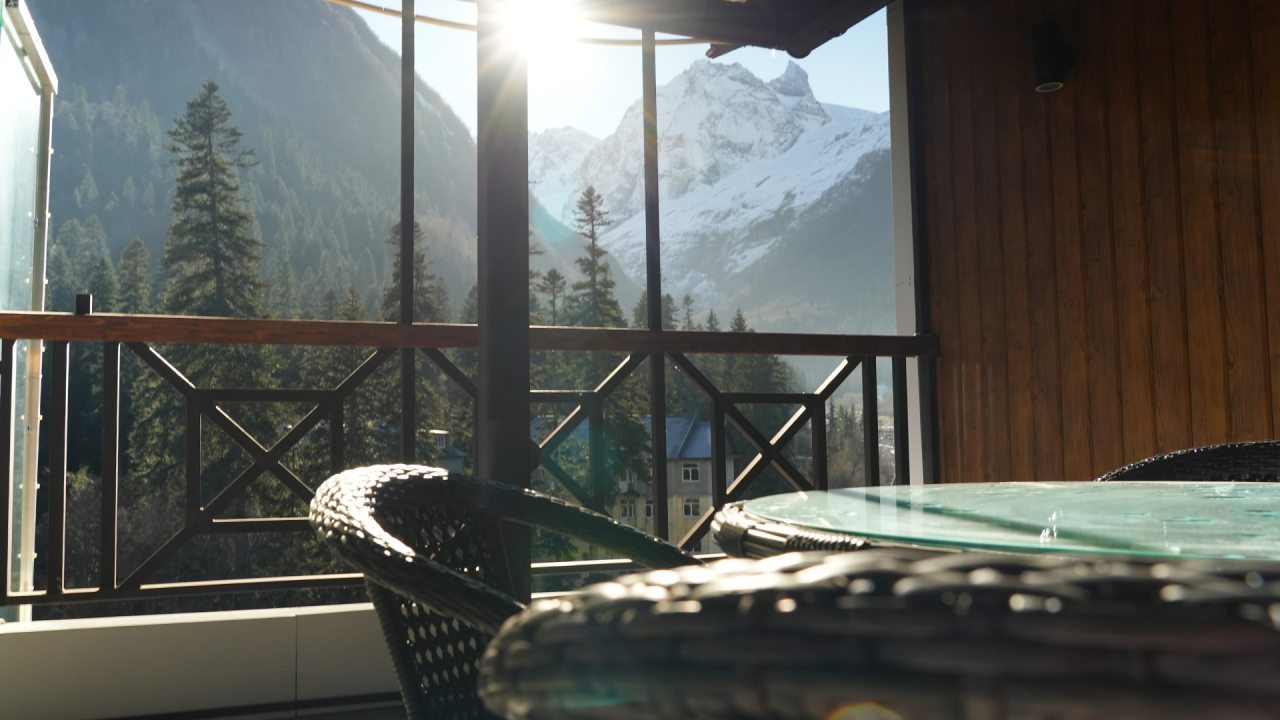 De Luxe (Арт пентхаус), Гостиница Таукель