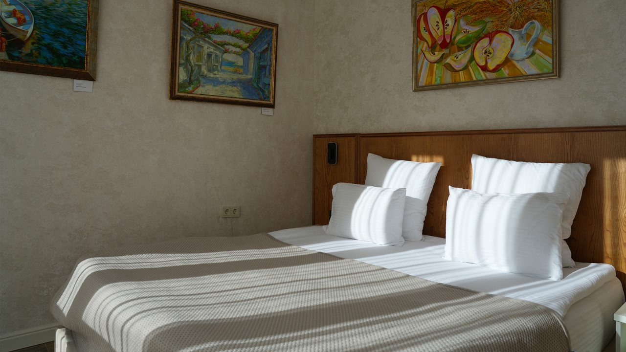 De Luxe (Арт пентхаус), Гостиница Таукель