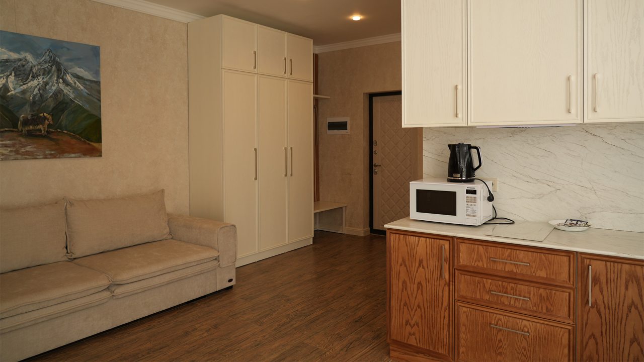 De Luxe (Арт пентхаус), Гостиница Таукель