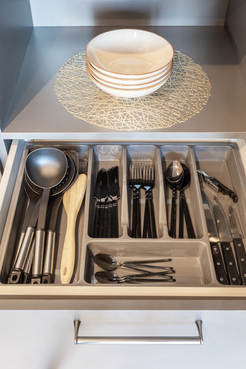 Столовые приборы