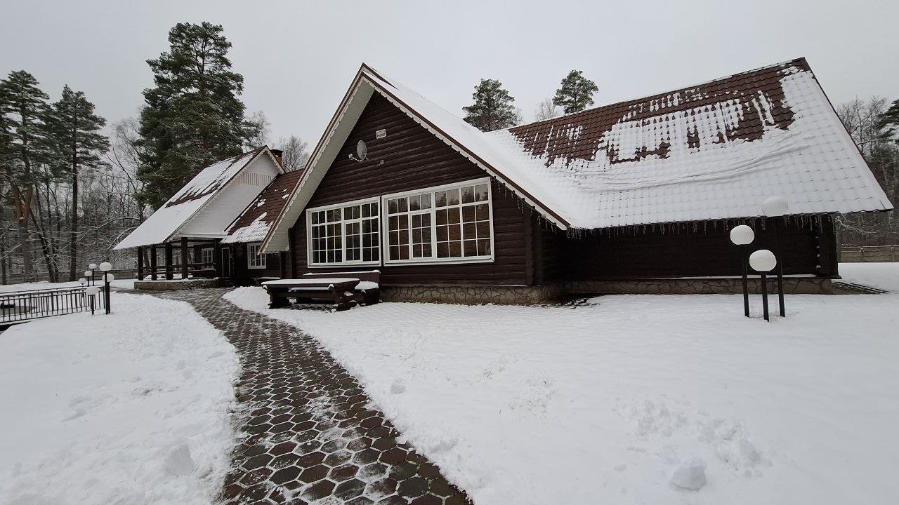 Дом (Державиных с бассейном), Загородная резиденция Дворянская Усадьба