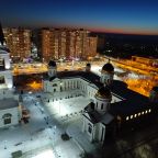 Вид на храм Кирилла и Мефодия