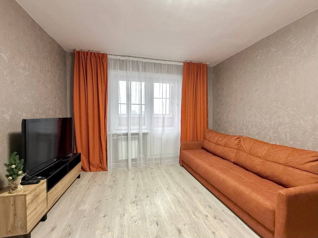 Квартира (Однокомнатная в центре города, 13 этаж), Апартаменты 1-к квартира в центре города