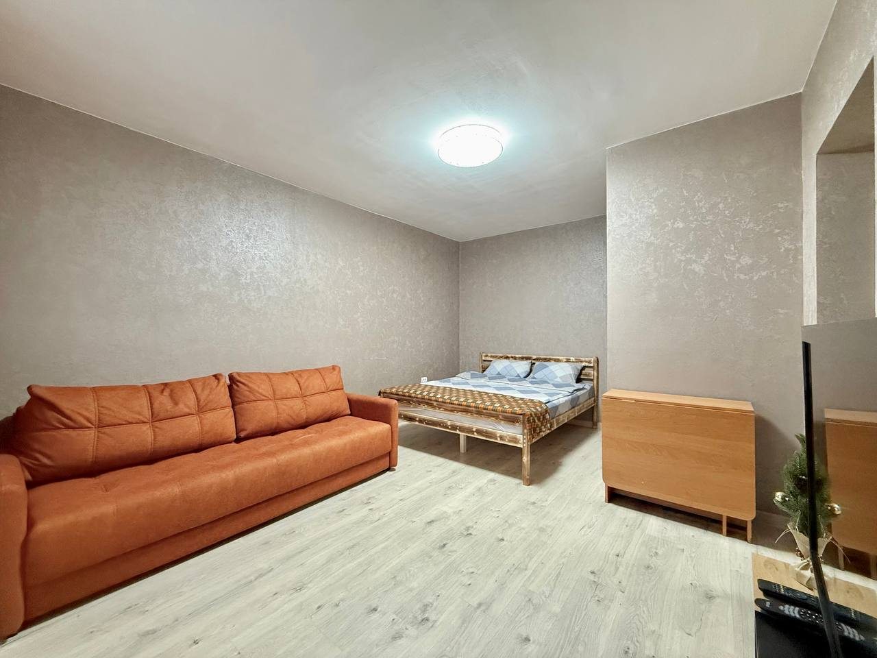 Квартира (Однокомнатная в центре города, 13 этаж), Апартаменты 1-к квартира в центре города