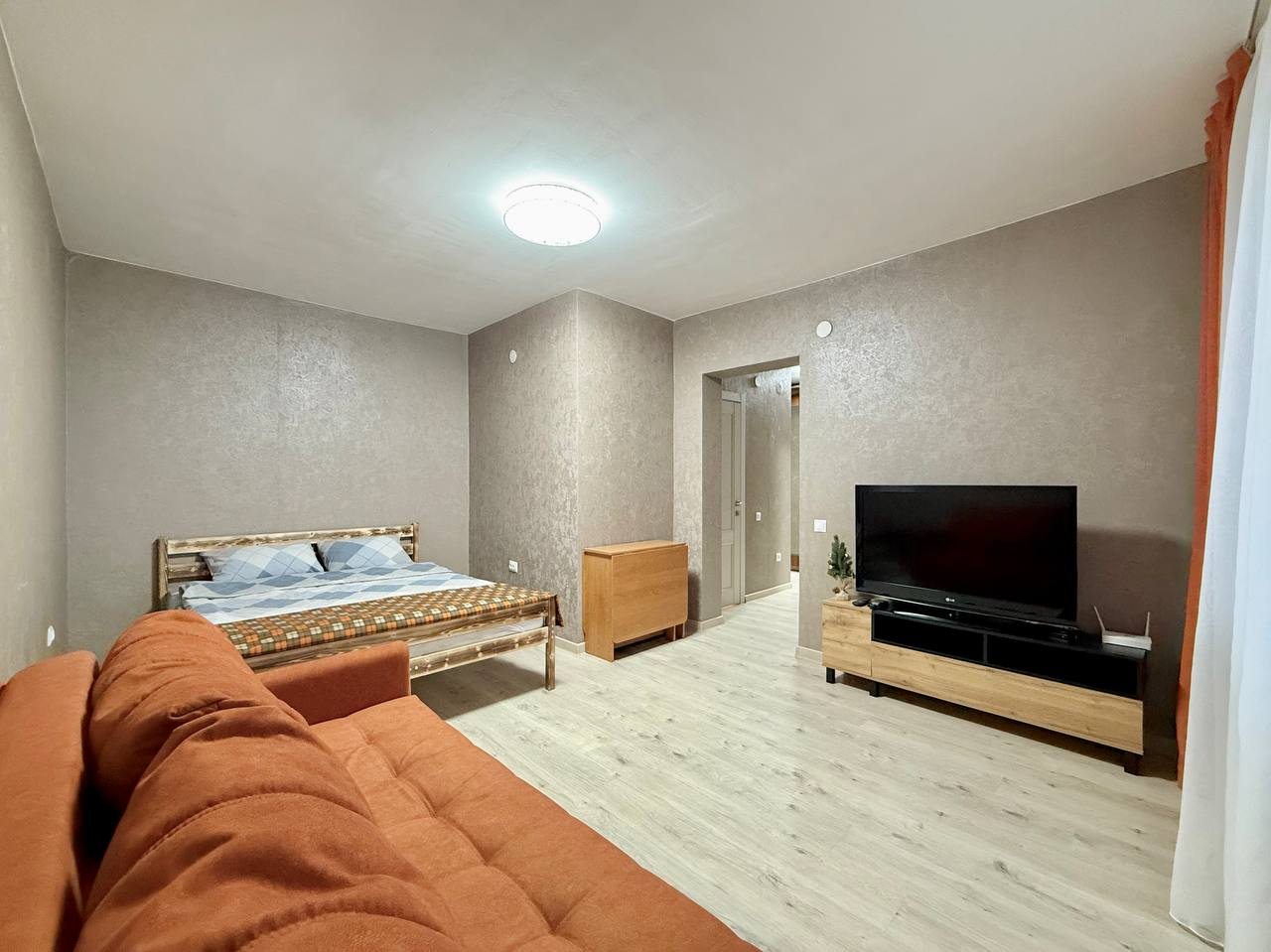 Квартира (Однокомнатная в центре города, 13 этаж), Апартаменты 1-к квартира в центре города