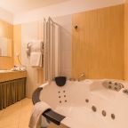 Люкс (Люкс 2-х уровневый с джакузи), Гостевой дом Автор