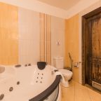 Люкс (Люкс 2-х уровневый с джакузи), Гостевой дом Автор