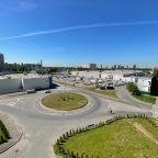 Парковка рядом с ТЦ Глобус