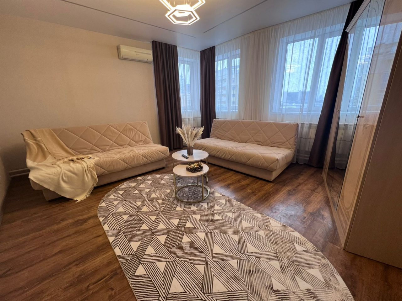 Апартаменты (Калинина 5-2), Апартаменты 365 ключей на Калинина 5