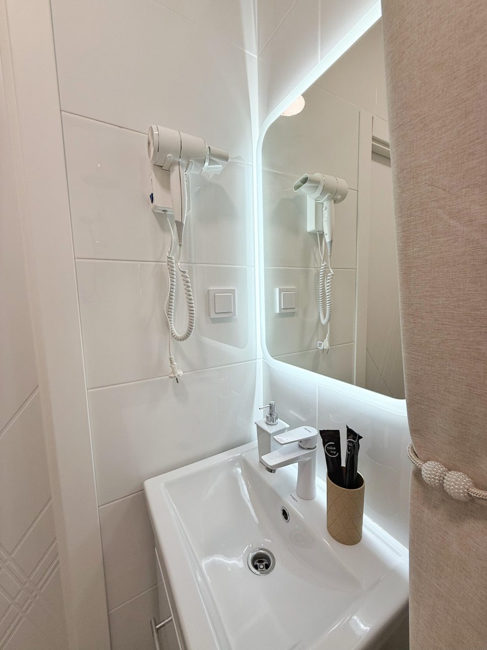 Апартаменты (С небольшим балконом. 3 минуты до Пляжа. Для троих.), Апартаменты Goodwill 3 минуты от моря