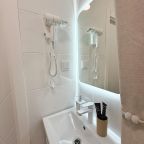 Апартаменты (С небольшим балконом. 3 минуты до Пляжа. Для троих.), Апартаменты Goodwill 3 минуты от моря