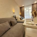 Апартаменты (С небольшим балконом. 3 минуты до Пляжа. Для троих.), Апартаменты Goodwill 3 минуты от моря