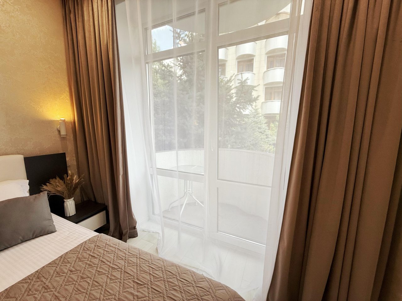 Апартаменты (С небольшим балконом. 3 минуты до Пляжа. Для троих.), Апартаменты Goodwill 3 минуты от моря