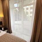 Апартаменты (С небольшим балконом. 3 минуты до Пляжа. Для троих.), Апартаменты Goodwill 3 минуты от моря