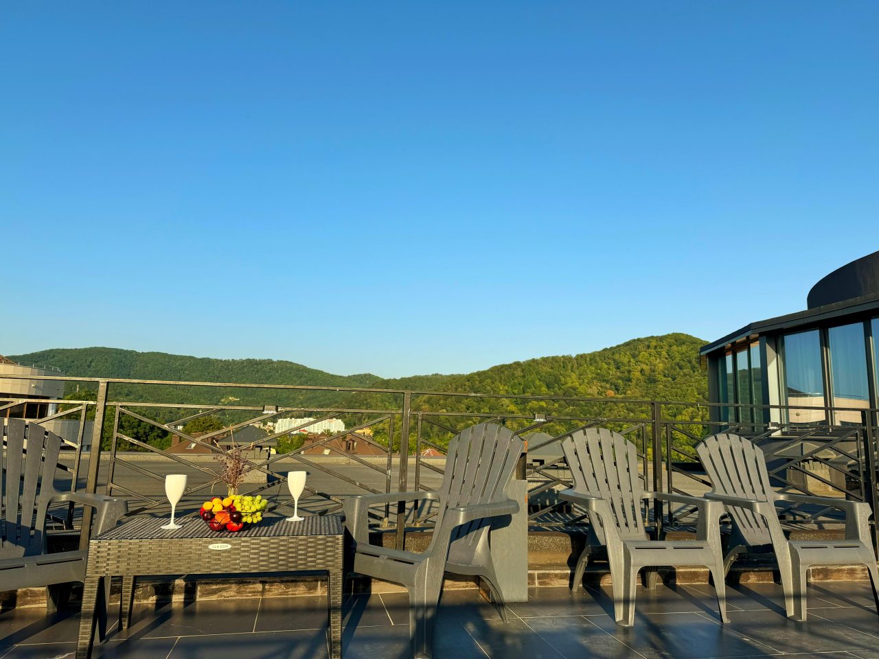 Апартаменты (С небольшим балконом. 3 минуты до Пляжа. Для троих.), Апартаменты Goodwill 3 минуты от моря