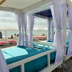 Апартаменты (С небольшим балконом. 3 минуты до Пляжа. Для троих.), Апартаменты Goodwill 3 минуты от моря