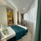 Трёхместный и более (Просторные апартаменты с большими окнами на 4х), Апартаменты Goodwill 3 минуты от моря