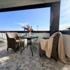 Трёхместный и более (Новая студия с балконом и кухней в 3х минутах у моря), Апартаменты Goodwill 3 минуты от моря