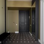 Прихожая, входы в санузлы