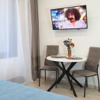 Апартаменты (В корпусе Афины), Апартаменты Новая студия рядом с метро