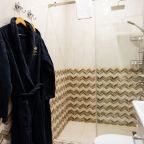 Апартаменты (Стандарт улучшенный с балконом 10 этаж), Спа-отель Mr. Amore