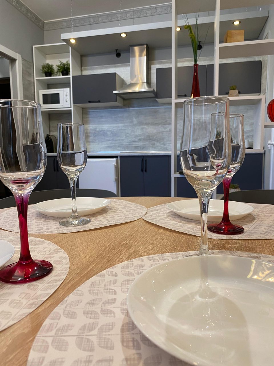 Зона кухни и столовой