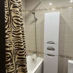 Двухместный (Стильные апартаменты с мансардой в центре  Новочебоксарска), Апартаменты Люксовые 4-местные