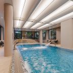Бассейн, Гостиничный комплекс Grand Cascade