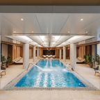 Бассейн, Гостиничный комплекс Grand Cascade