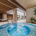 Гидромассажная ванна/джакузи, Гостиничный комплекс Grand Cascade
