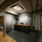 Шестиместный (Семейные апартаменты 105 м2 "Jail Apart" с двумя спальнями и двумя санузлами), Апартаменты Jail-Apart