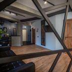 Шестиместный (Семейные апартаменты 105 м2 "Jail Apart" с двумя спальнями и двумя санузлами), Апартаменты Jail-Apart