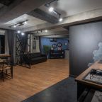 Шестиместный (Семейные апартаменты 105 м2 "Jail Apart" с двумя спальнями и двумя санузлами), Апартаменты Jail-Apart