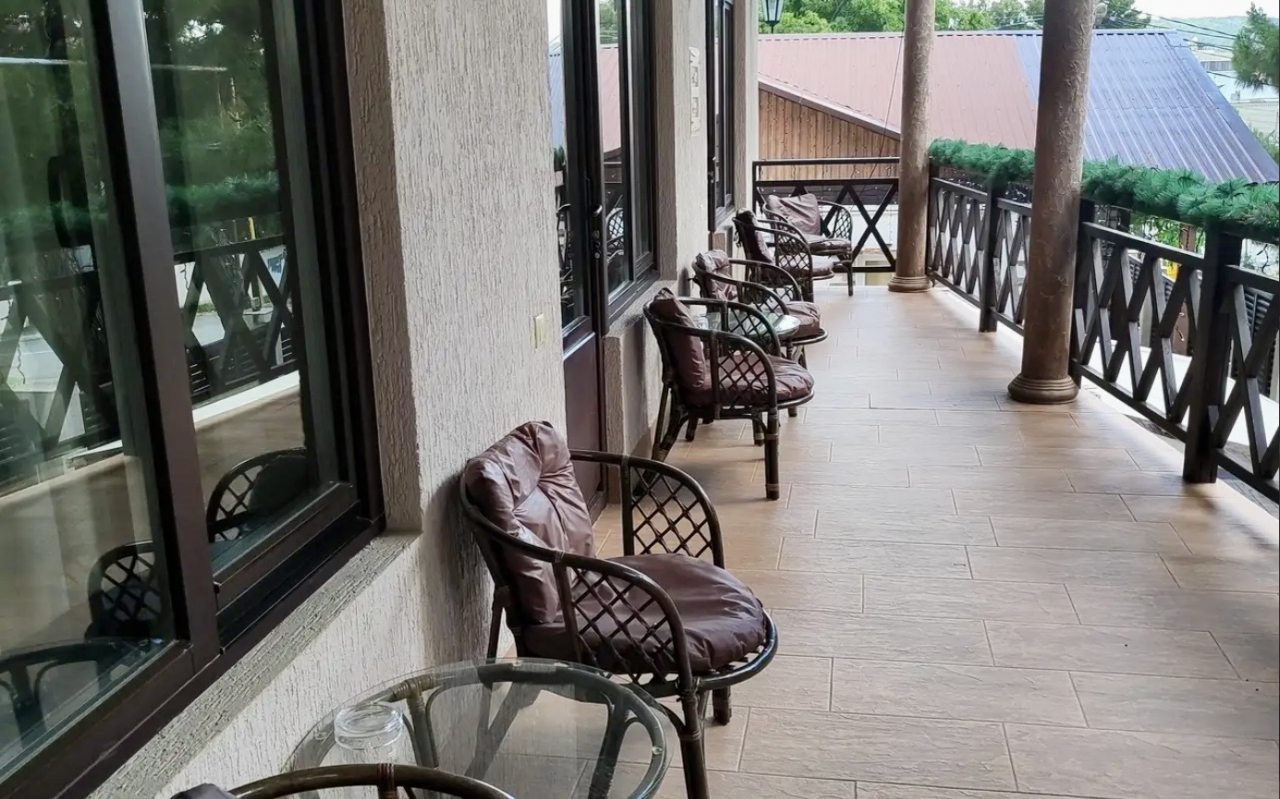 Трёхместный и более (Трёхместный Комфорт с балконом), Гостевой дом Наш дом