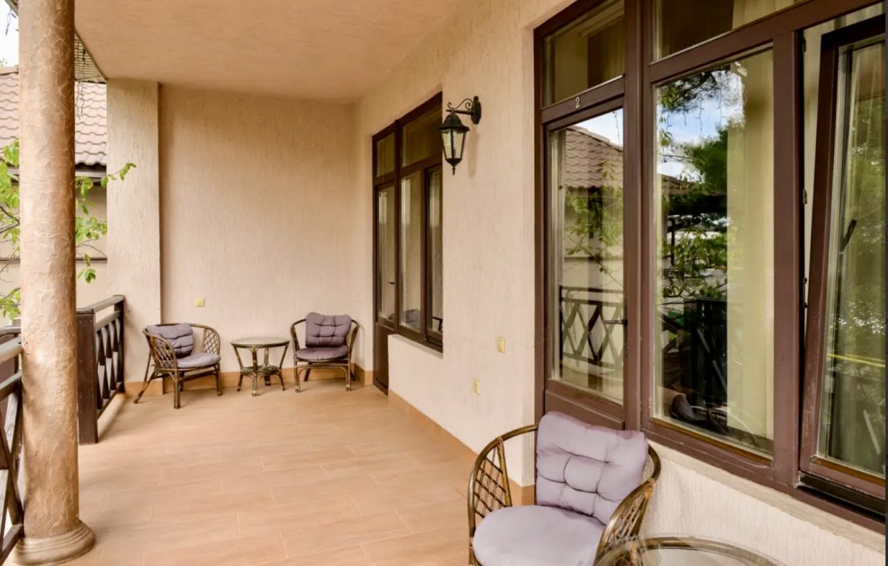 Трёхместный и более (Трёхместный Комфорт с балконом), Гостевой дом Наш дом