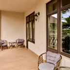 Трёхместный и более (Трёхместный Комфорт с балконом), Гостевой дом Наш дом