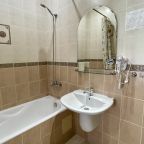 Трёхместный и более (Трёхместный Комфорт с балконом), Гостевой дом Наш дом