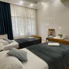 Трёхместный и более (Трёхместный Комфорт с балконом), Гостевой дом Наш дом