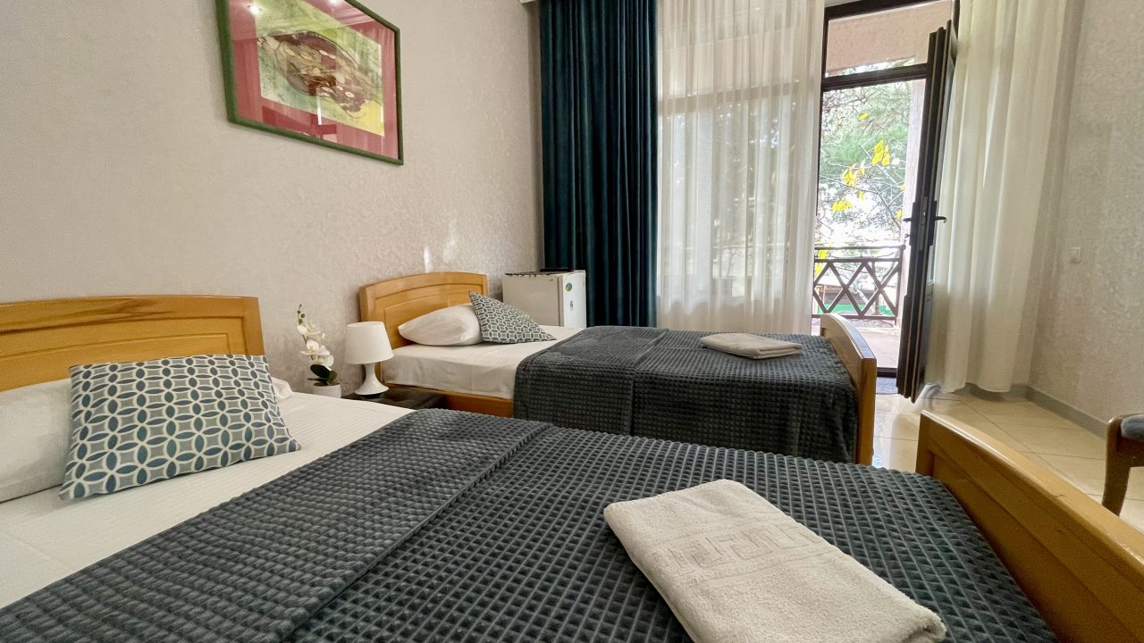 Трёхместный и более (Трёхместный Комфорт с балконом), Гостевой дом Наш дом