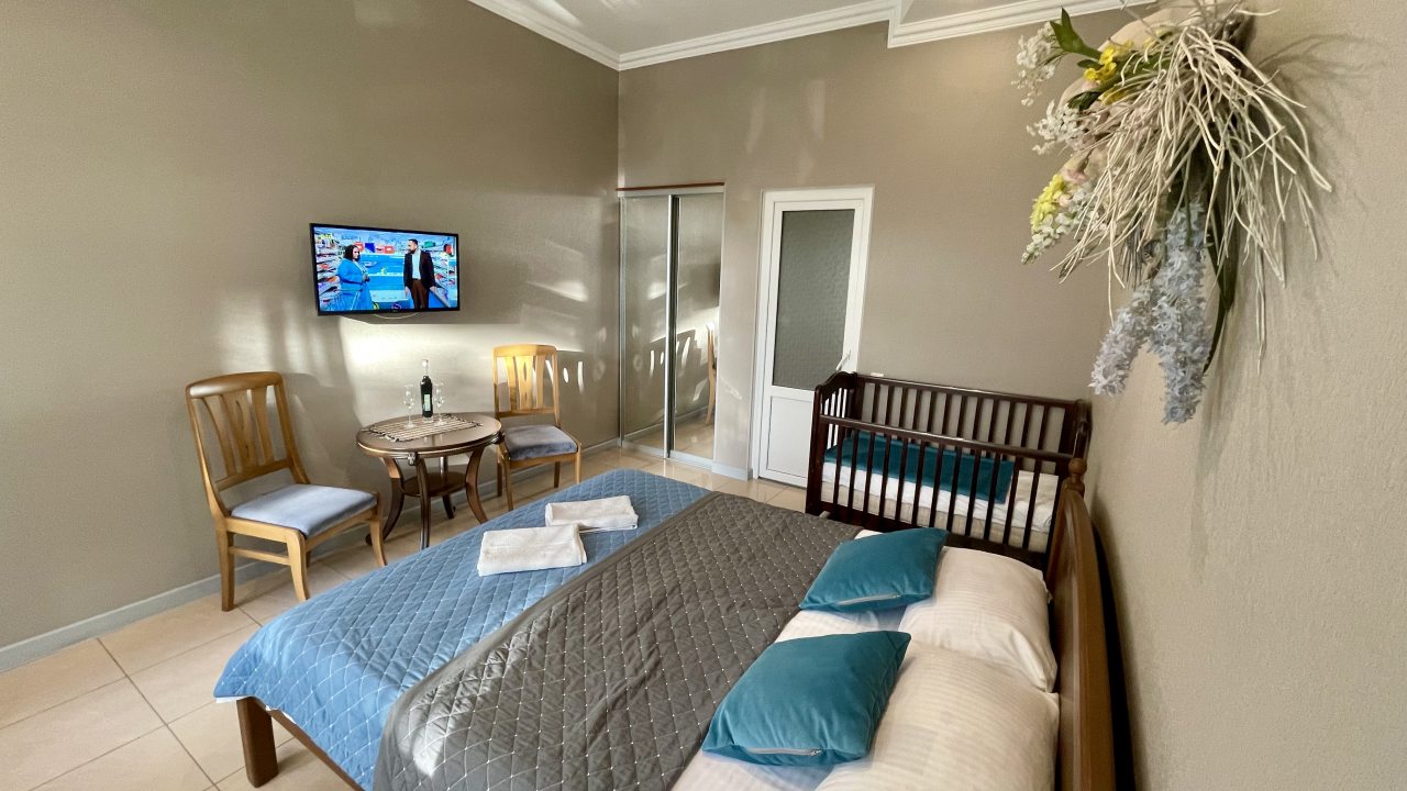 Трёхместный и более (Трёхместный Комфорт с балконом), Гостевой дом Наш дом